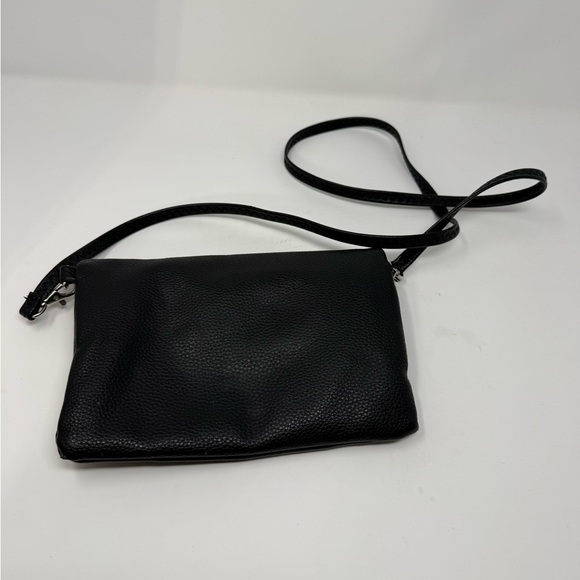 Black Crossbody Bag with Gold Iowa Hawkeyes Logo (A2A) - Picture 5 of 8